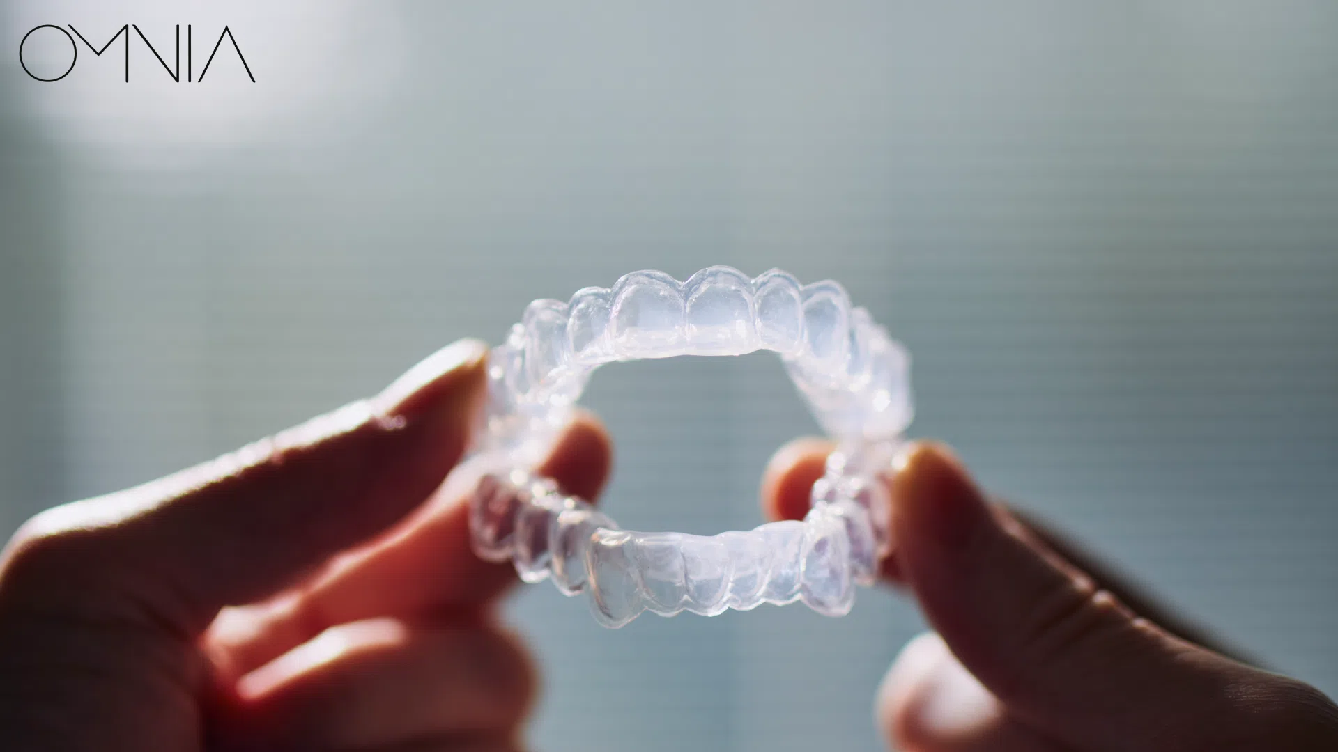 Invisalign (Şeffaf Plak) Ağrılı Bir Tedavi mi - Banner